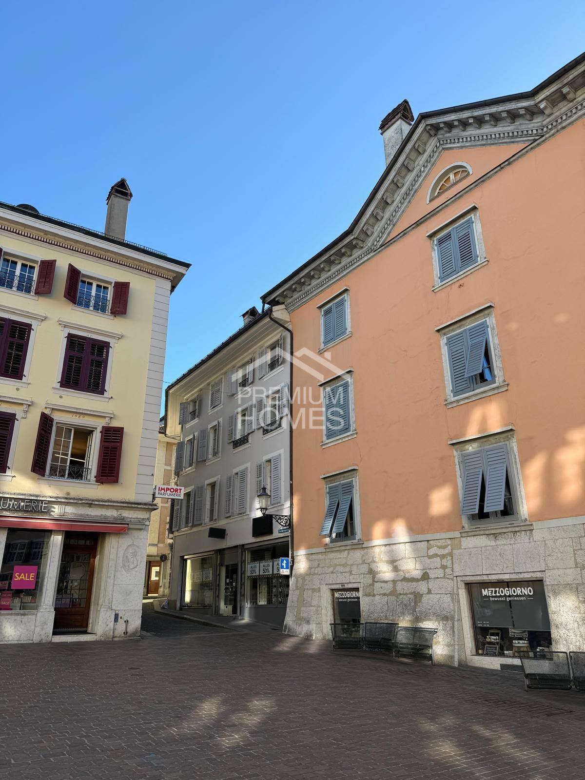 194m² living / commercial building