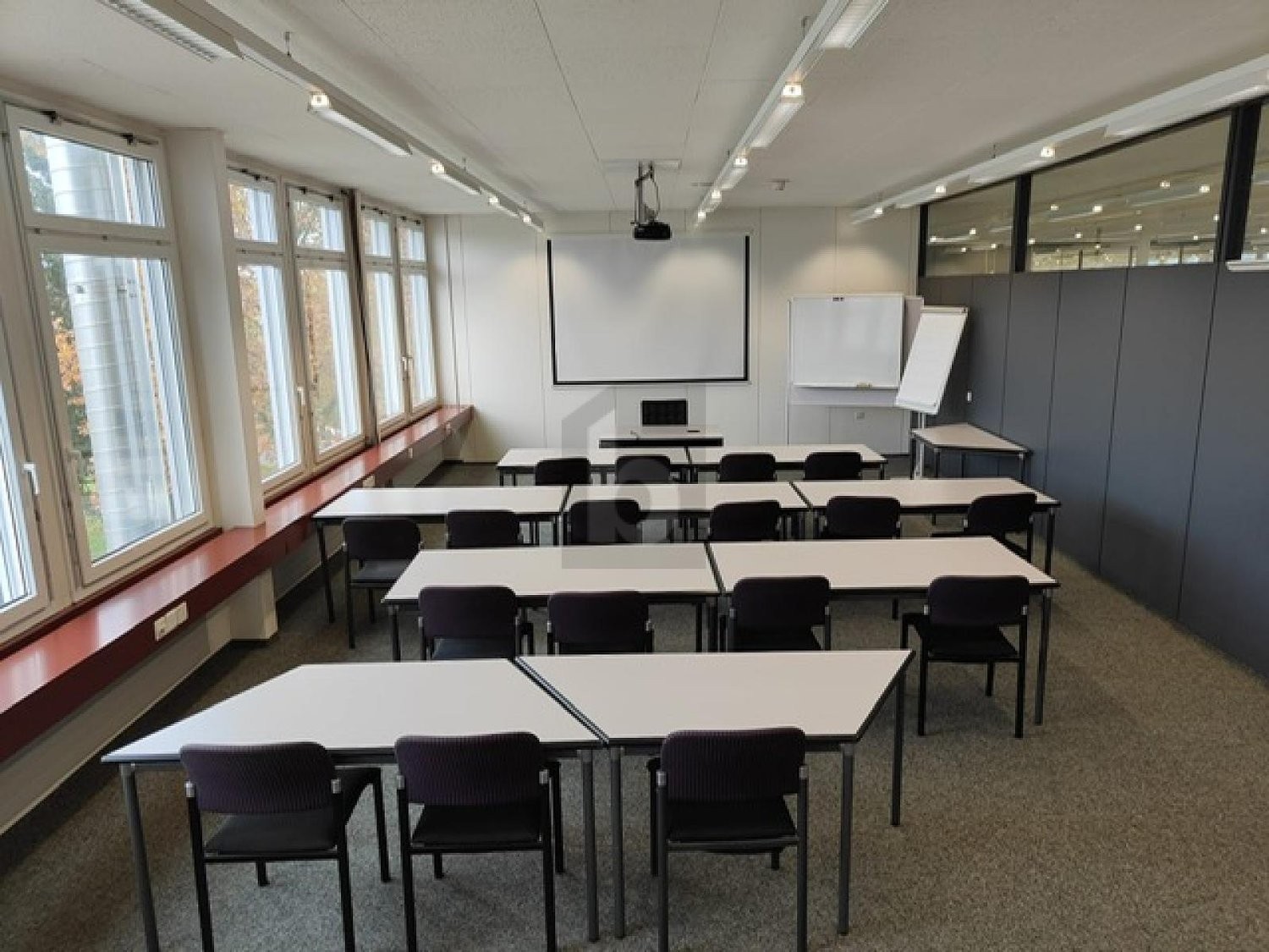 900m² office, photo 3 of 4