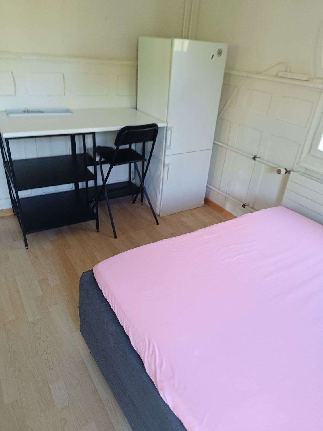 Chambre dans un appartement partagé