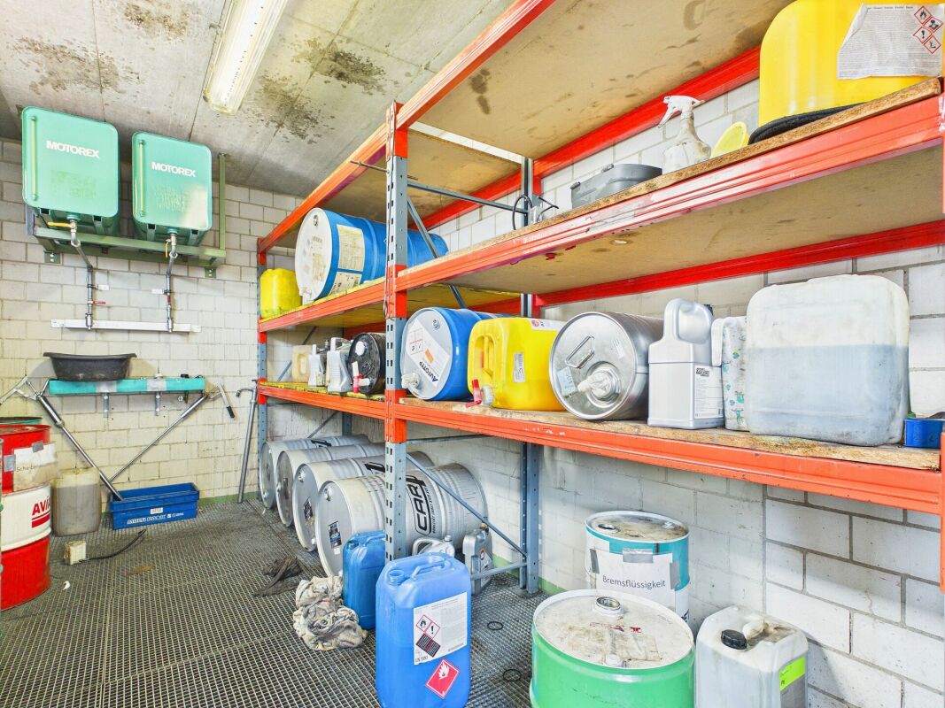350m² workshop, photo 8 of 9