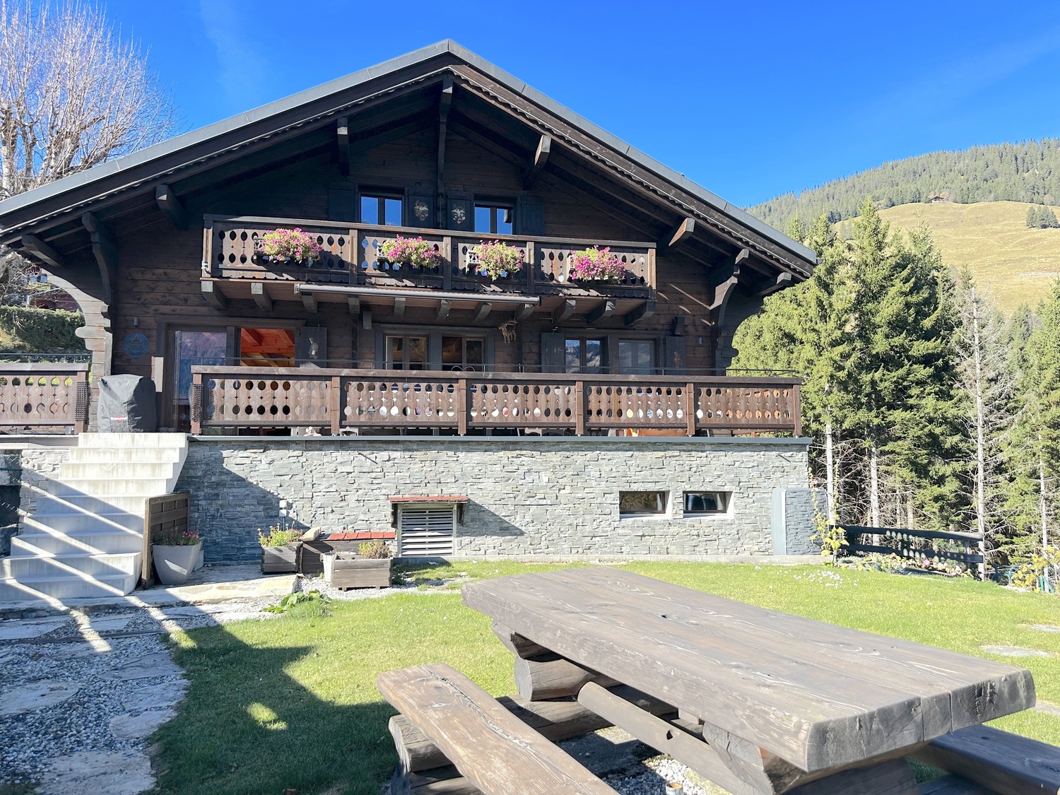 7 ½ rooms chalet, photo 1 of 10