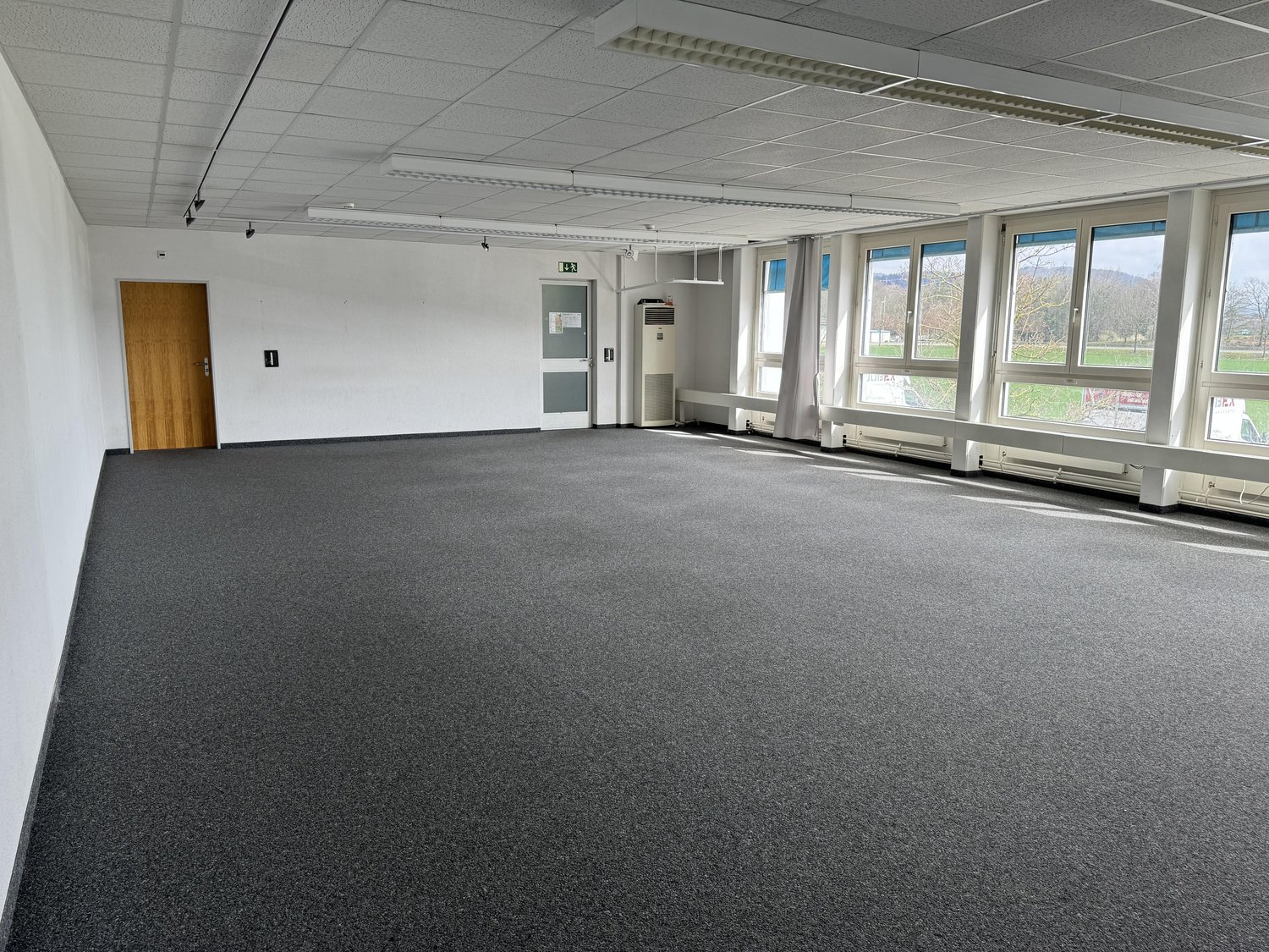 150m² office