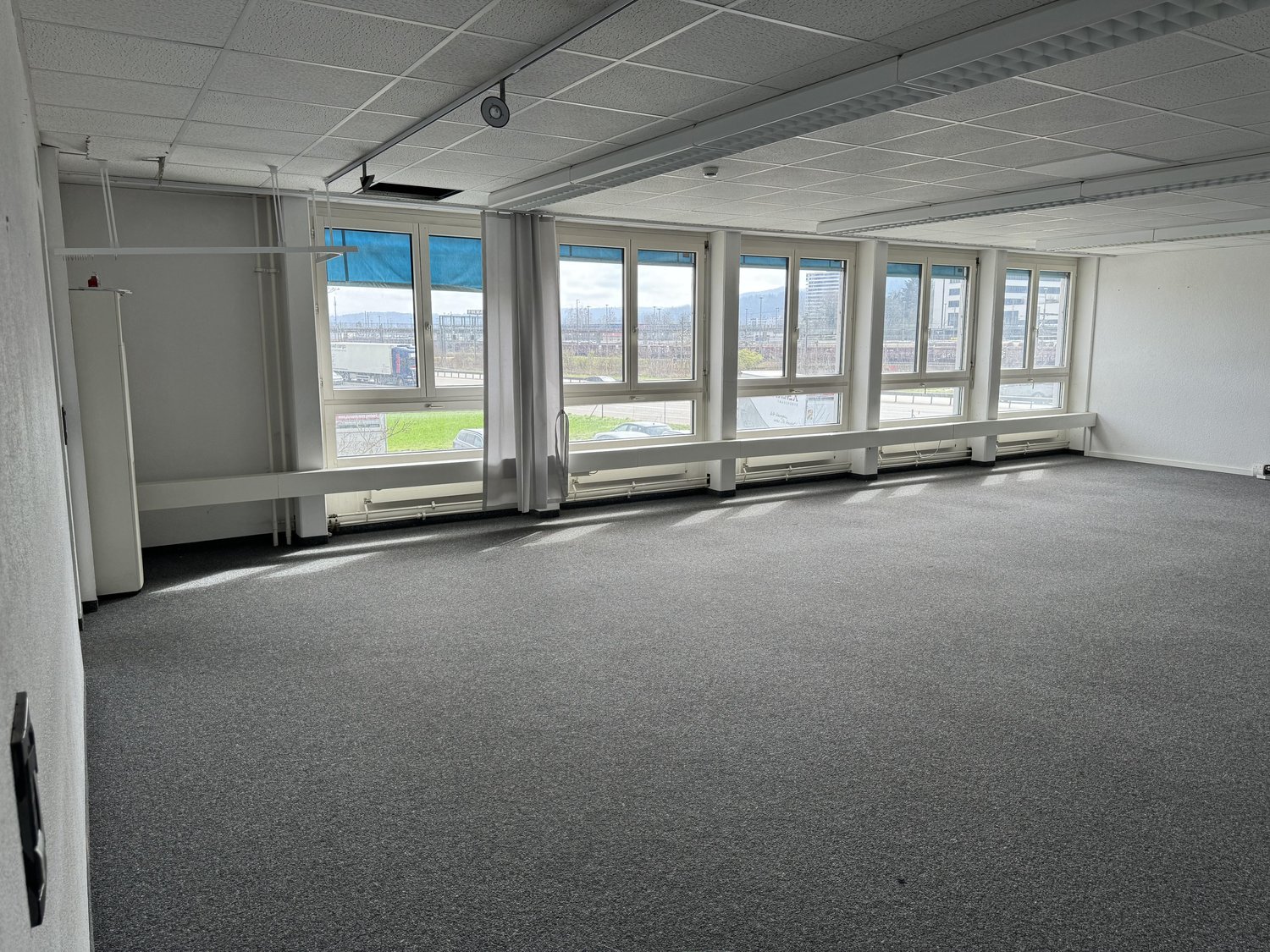 150m² office