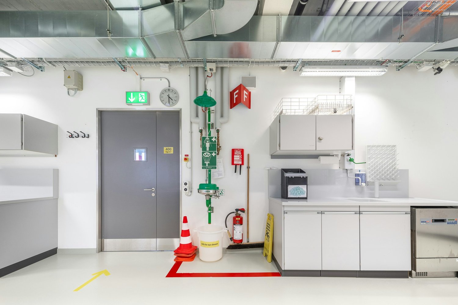80m² laboratory, photo 4 of 10