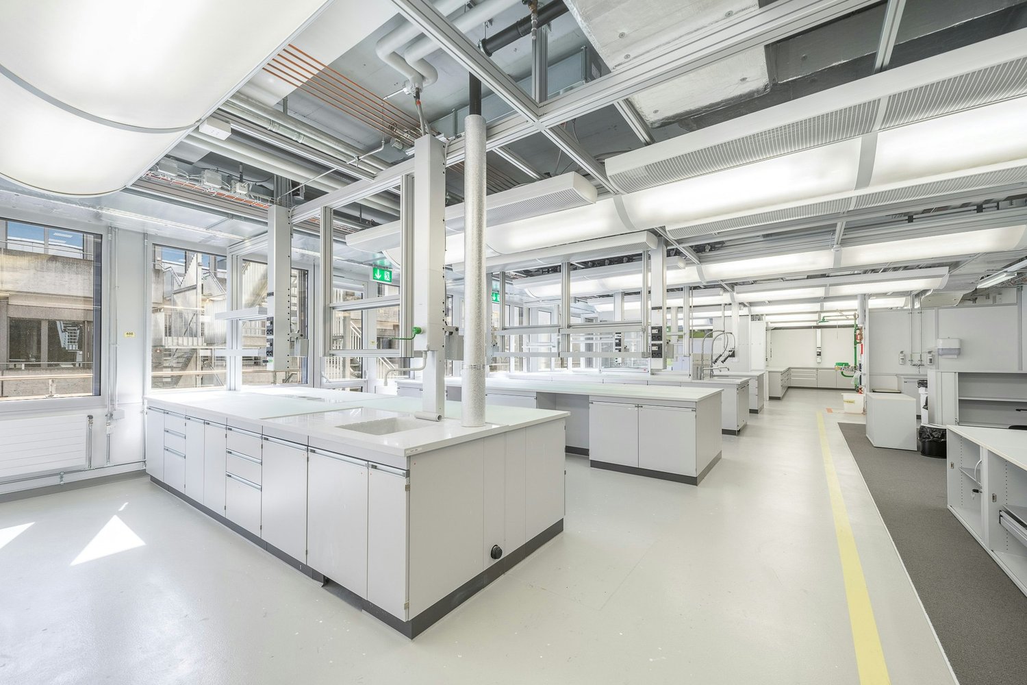 80m² laboratory, photo 9 of 10