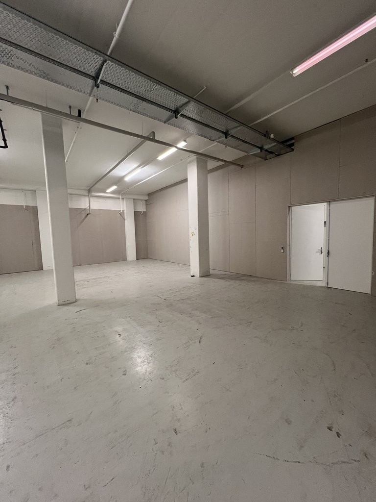746m² storage room, photo 4 of 4