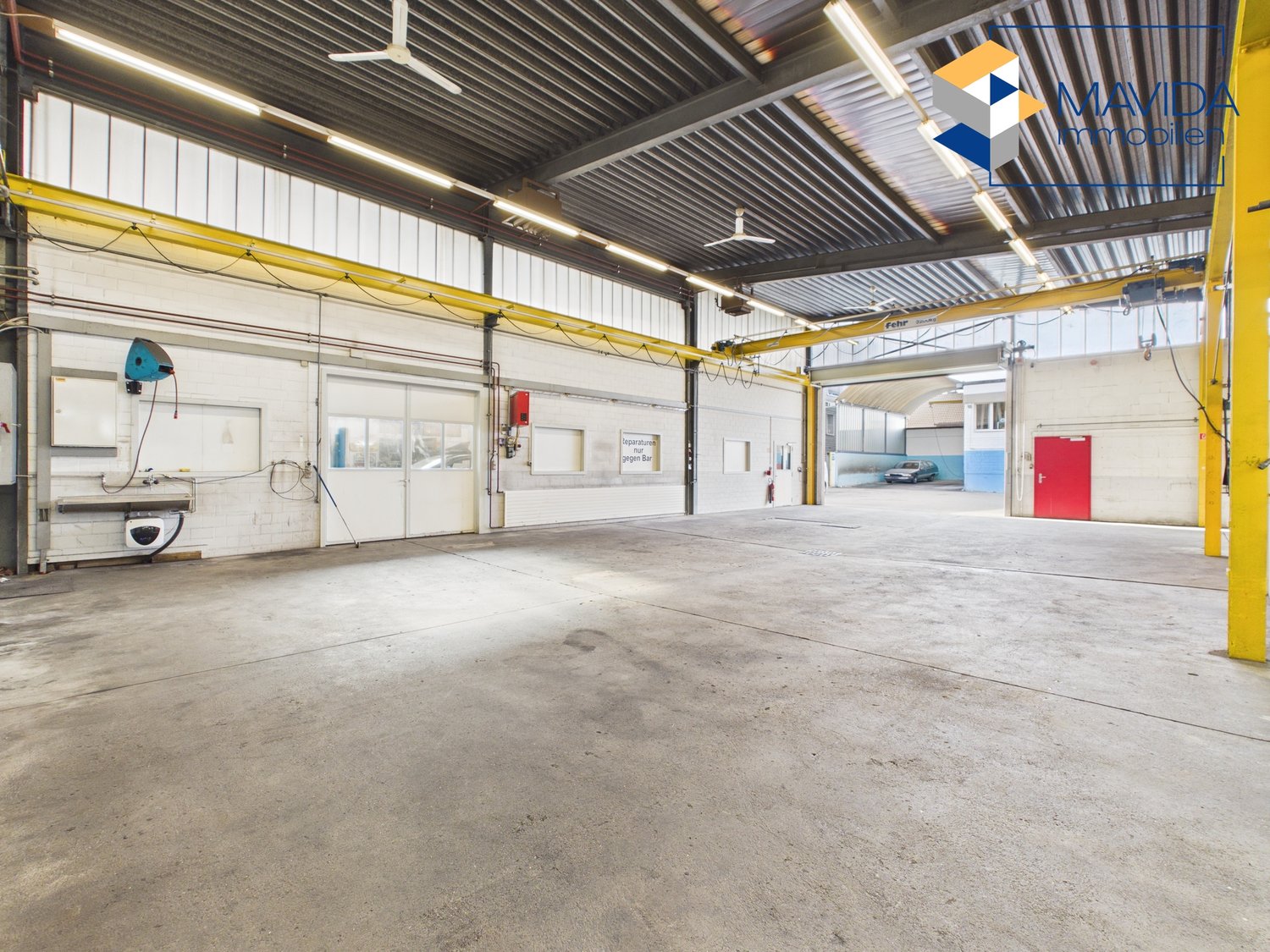 287m² workshop, photo 3 of 10