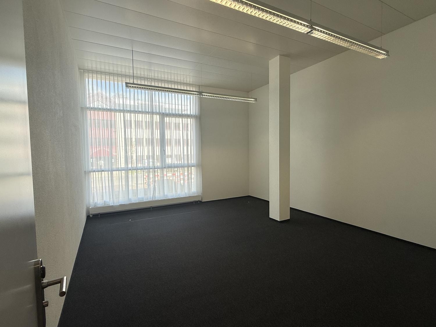27m² office