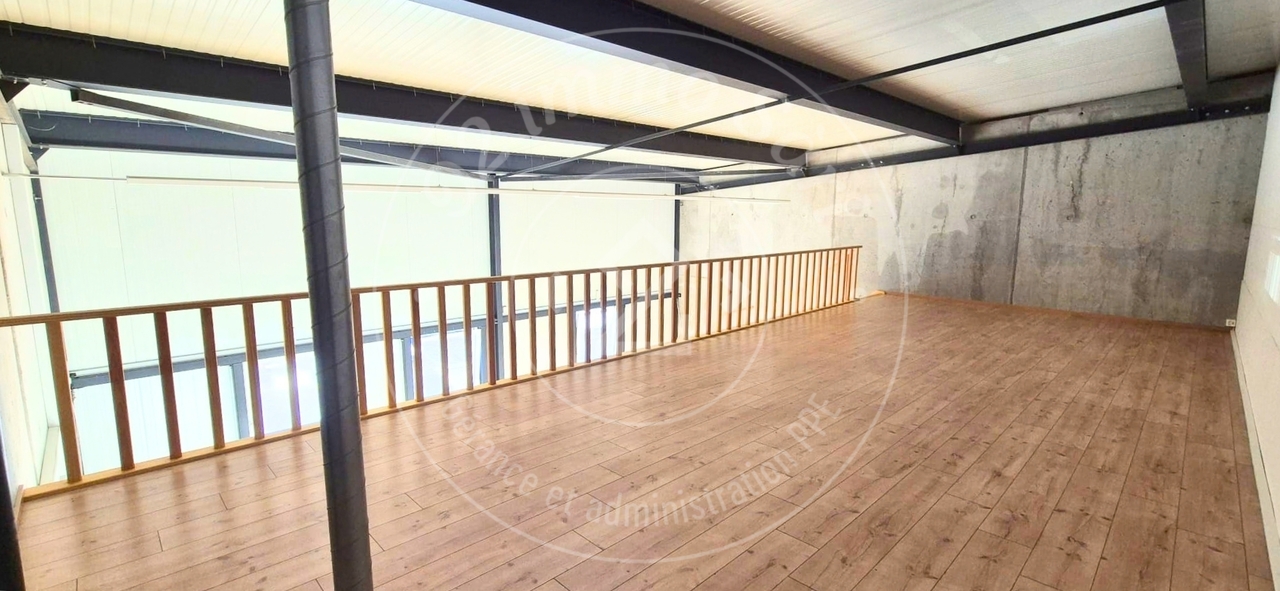 113m² commercial