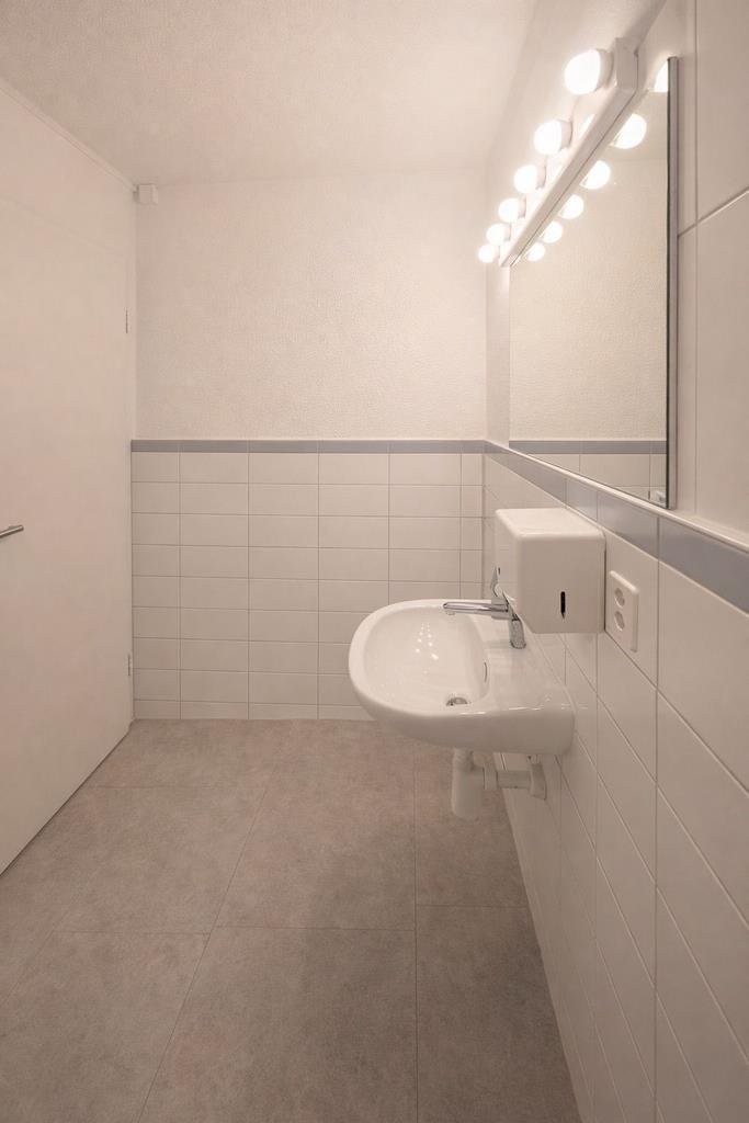 102m² commercial, photo 9 of 9