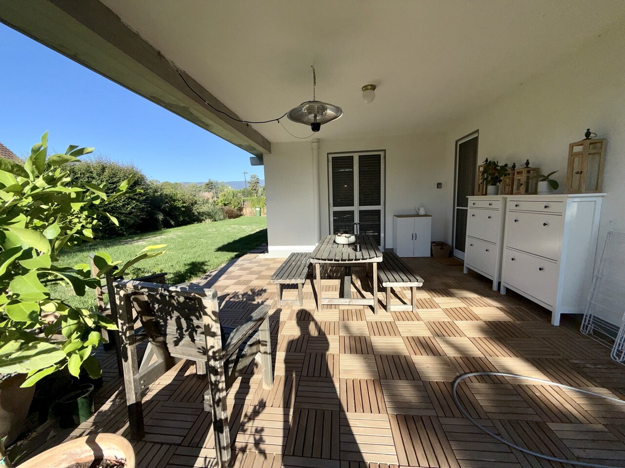 8 rooms villa, photo 1 of 10