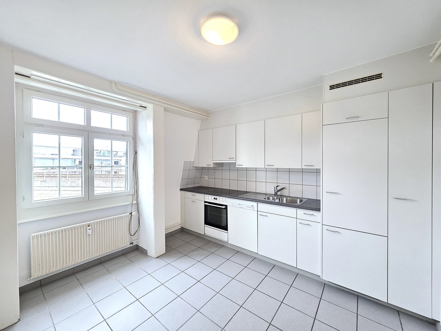 4 rooms apartment, photo 2 of 6