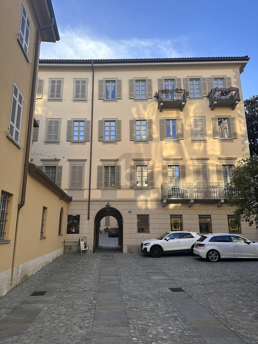 120m² office, photo 1 of 4