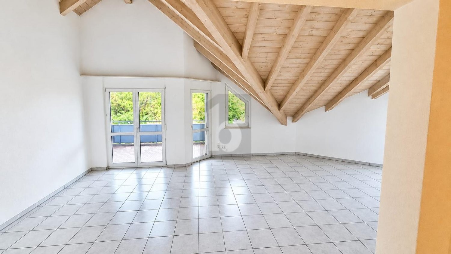 2 ½ room attic apartment