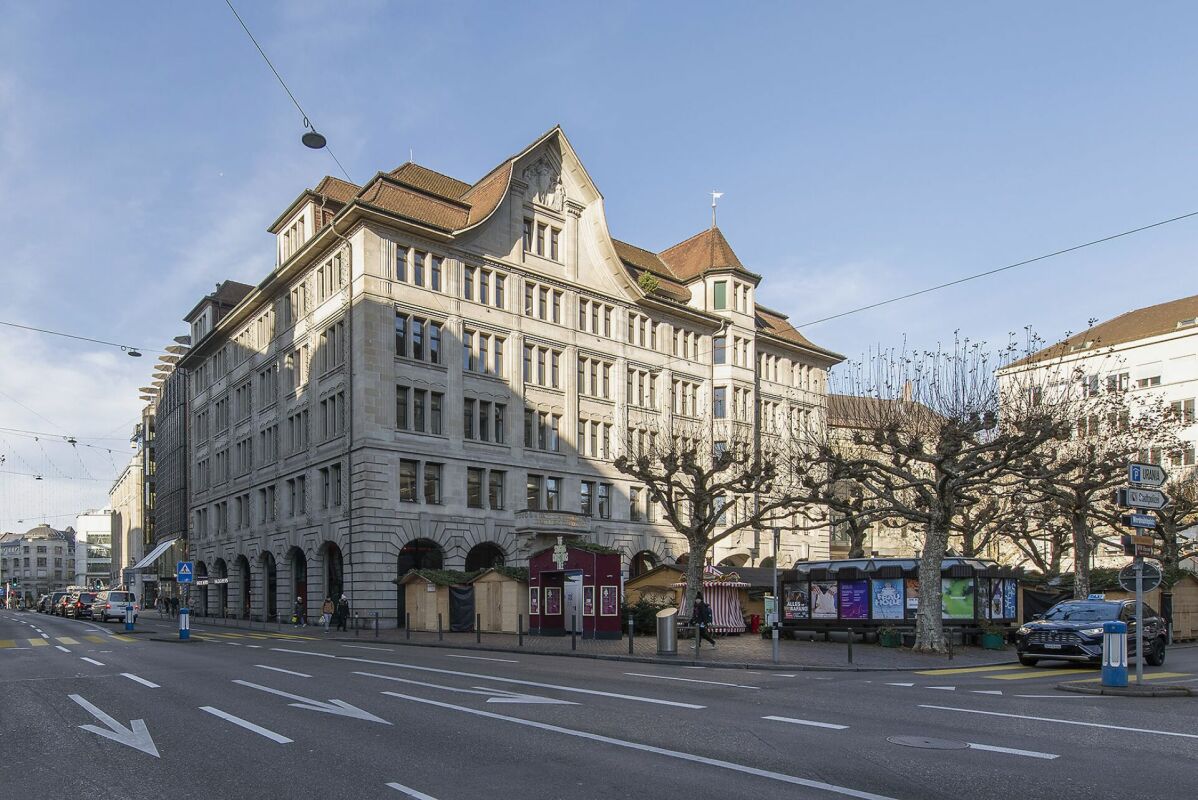3900m² office, photo 1 of 10