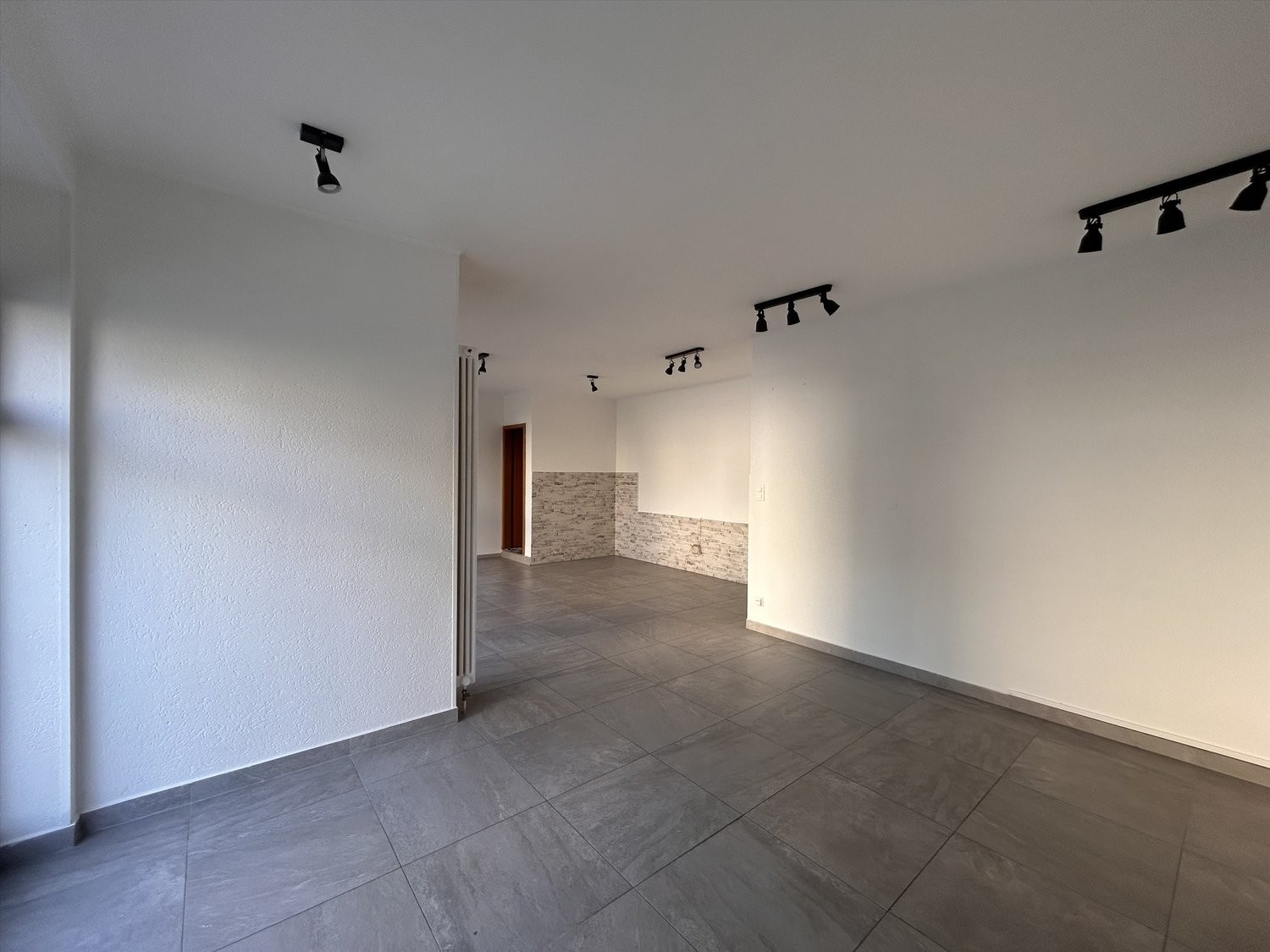 55m² shop, photo 4 of 5