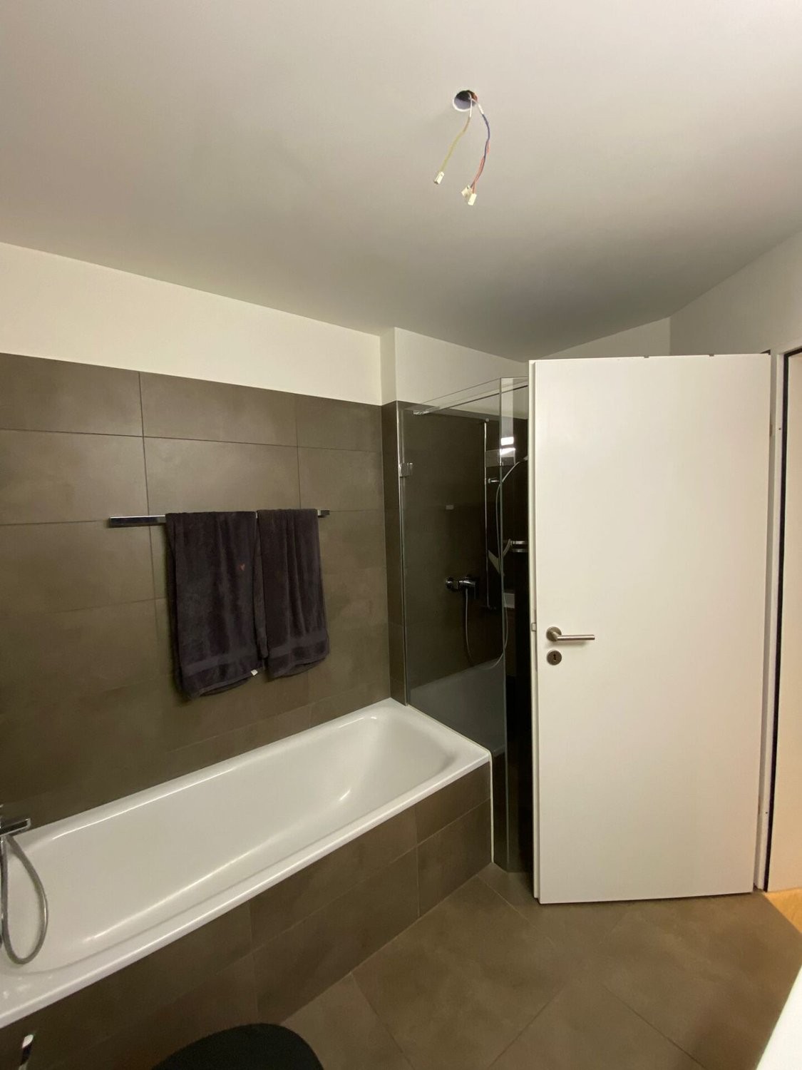 Living / commercial building, photo 6 of 8