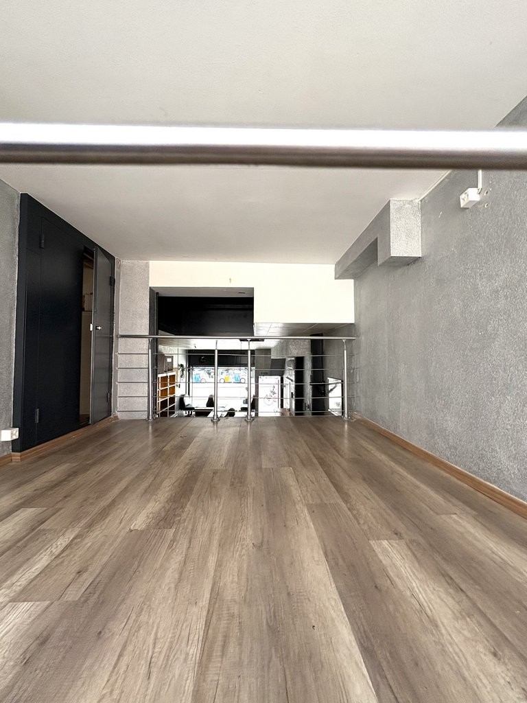 65m² commercial, photo 3 of 4