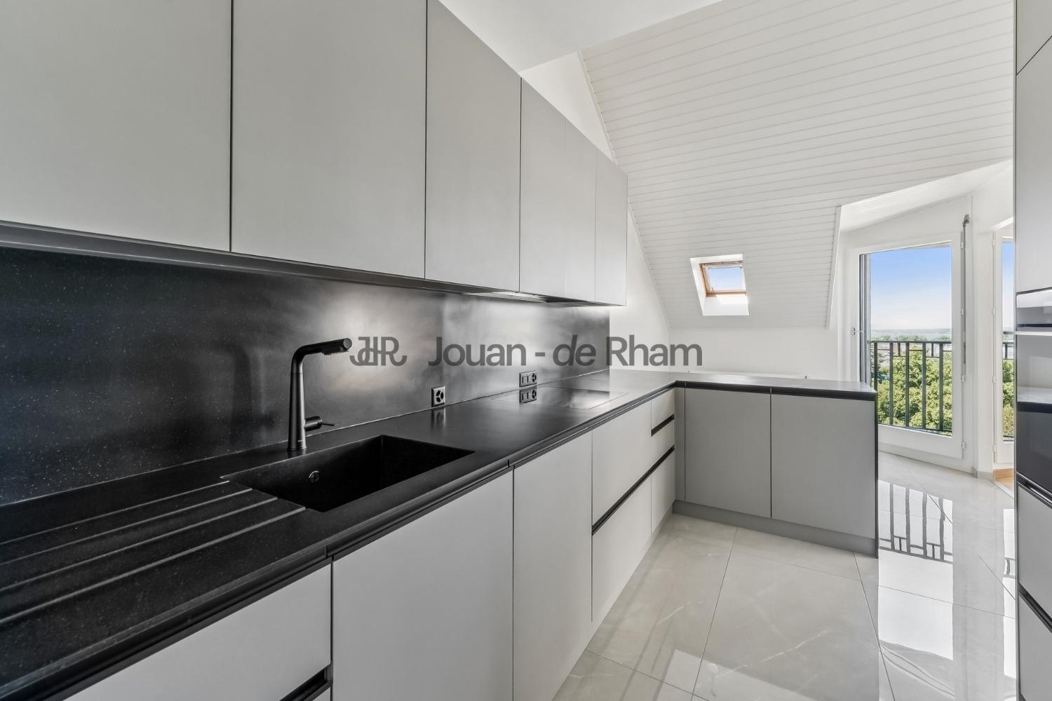 7 rooms apartment, photo 2 of 10