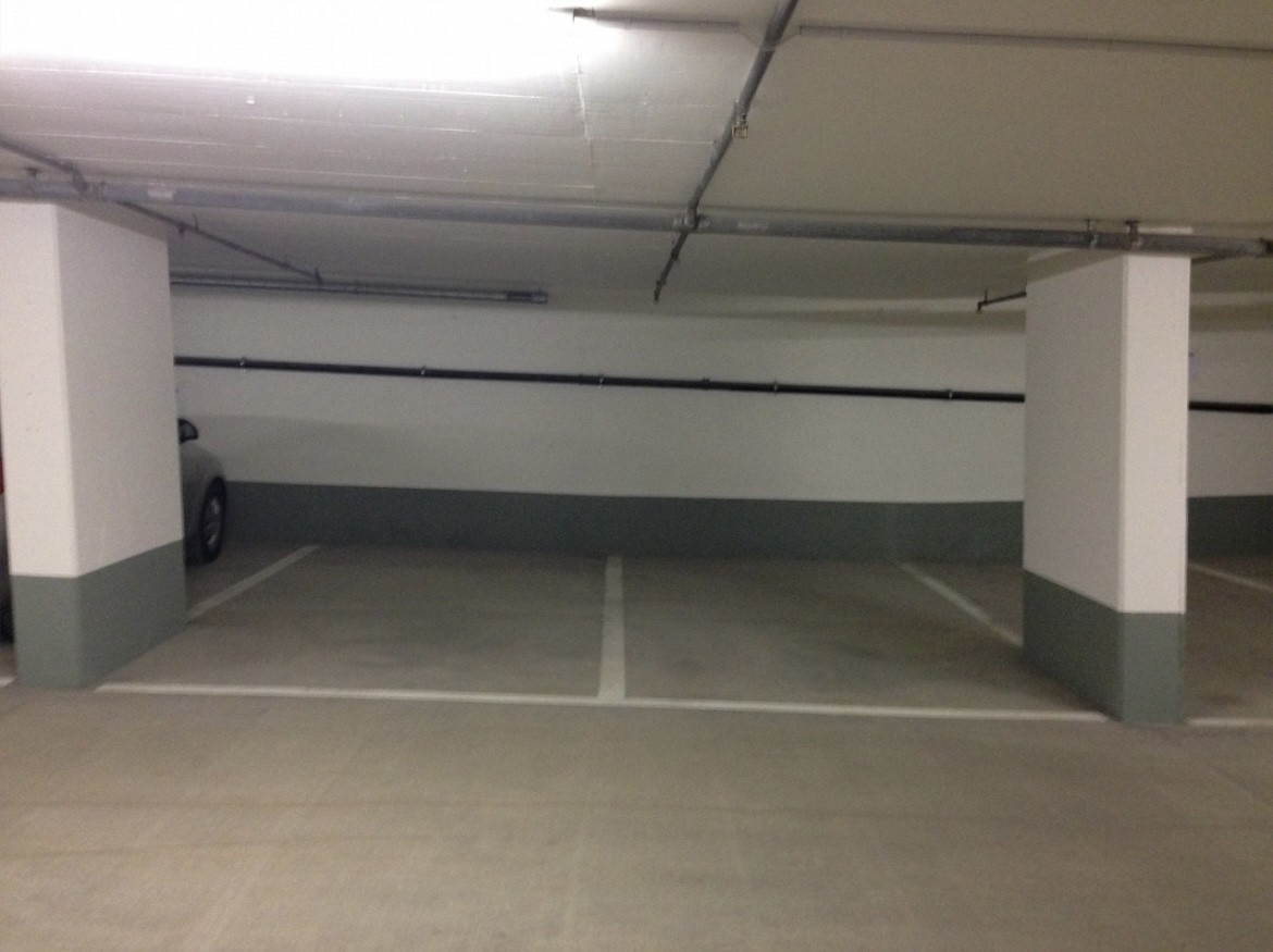 Open slot, photo 1 of 4