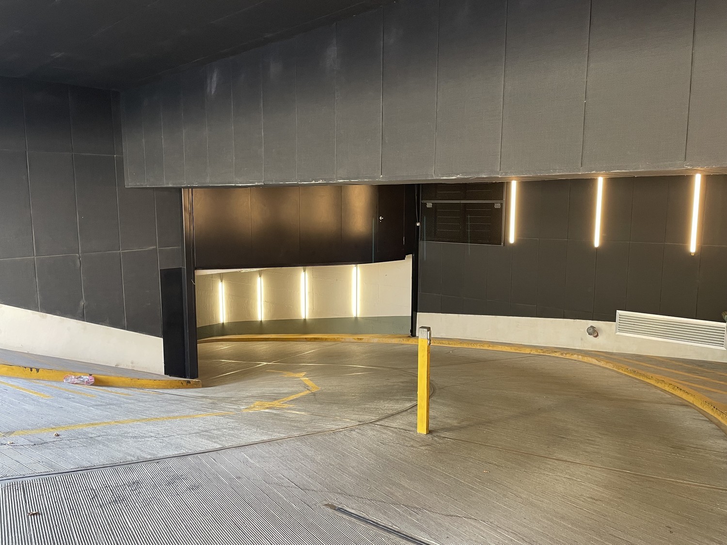 Open slot, photo 3 of 4