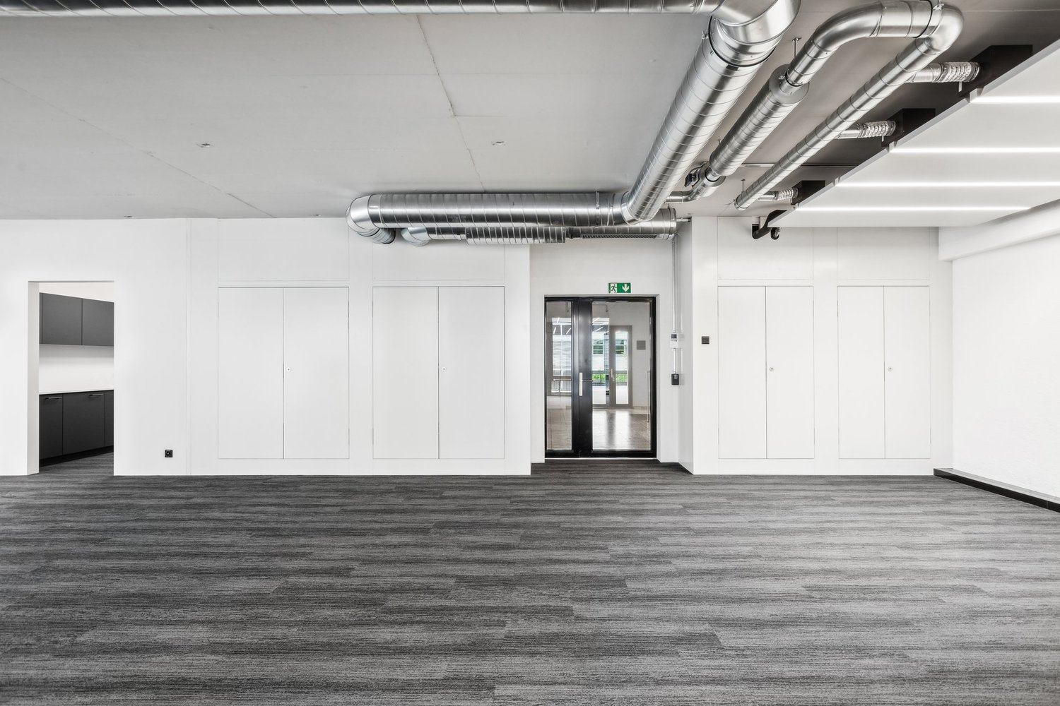 440m² office, photo 4 of 10