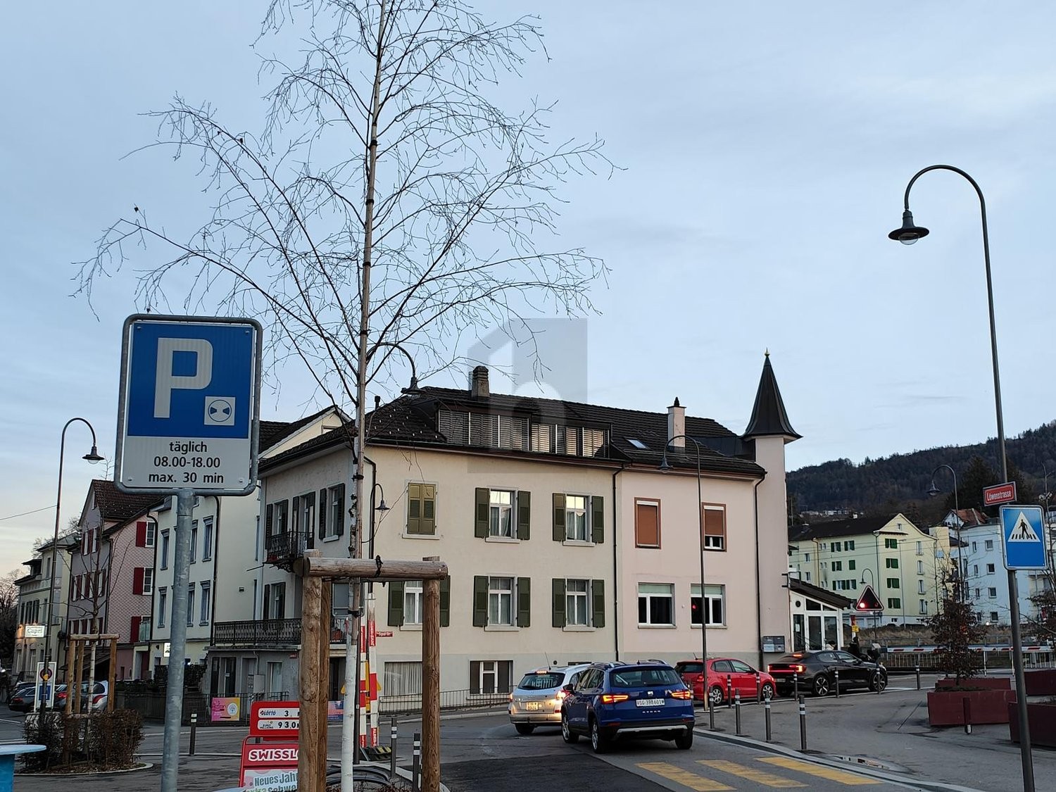 138m² living / commercial building