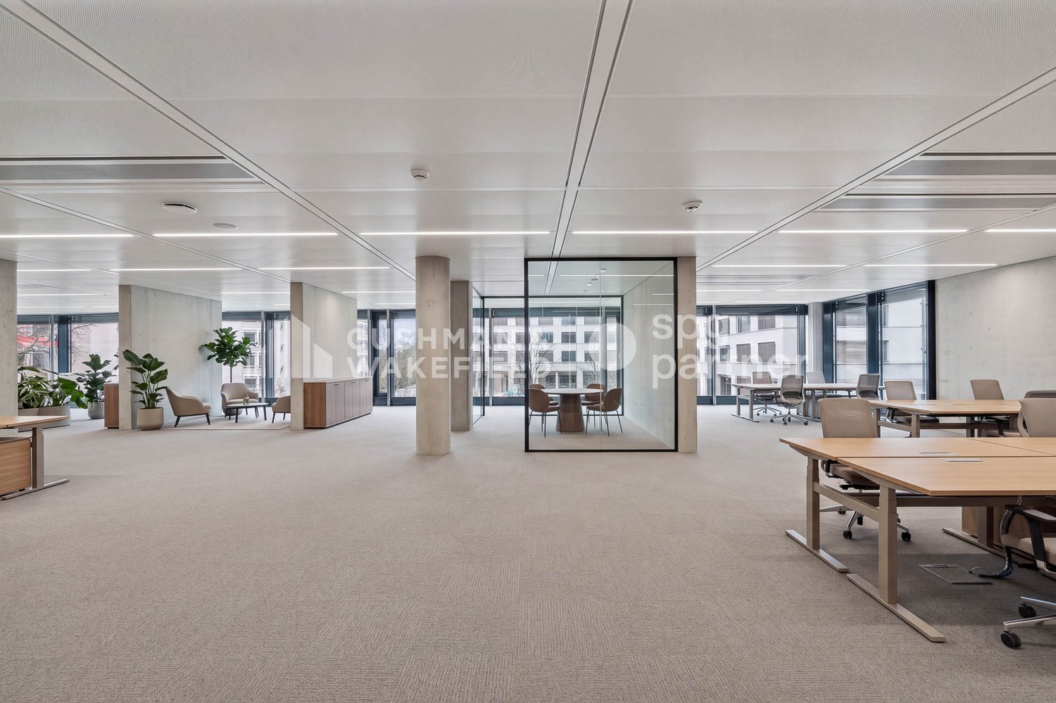 260m² office
