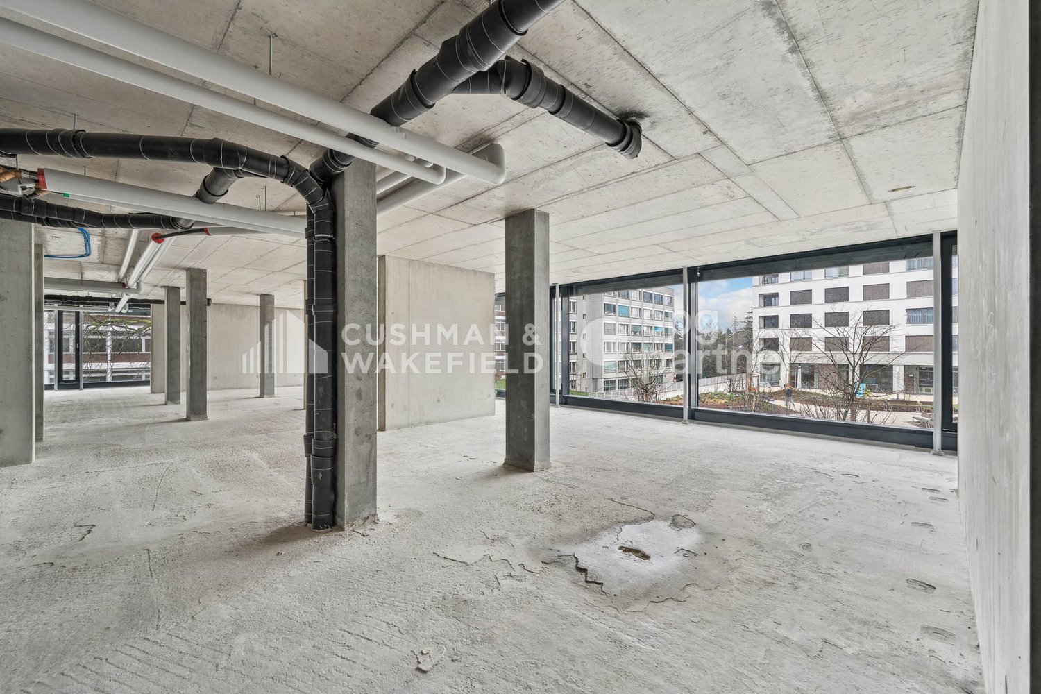 260m² office