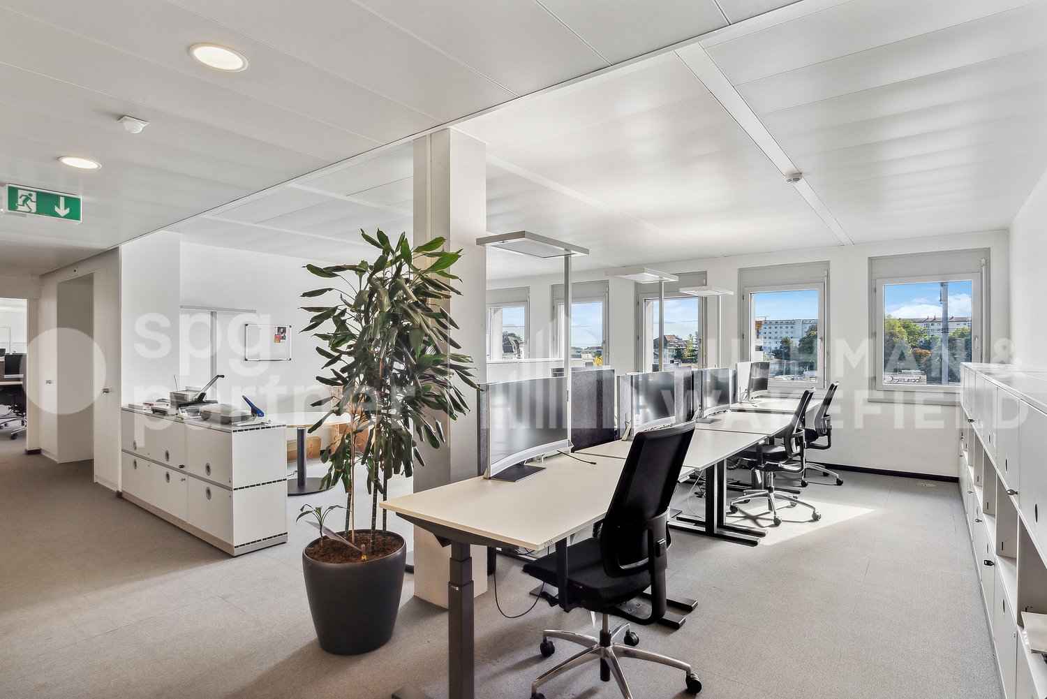 1448m² office, photo 5 of 10
