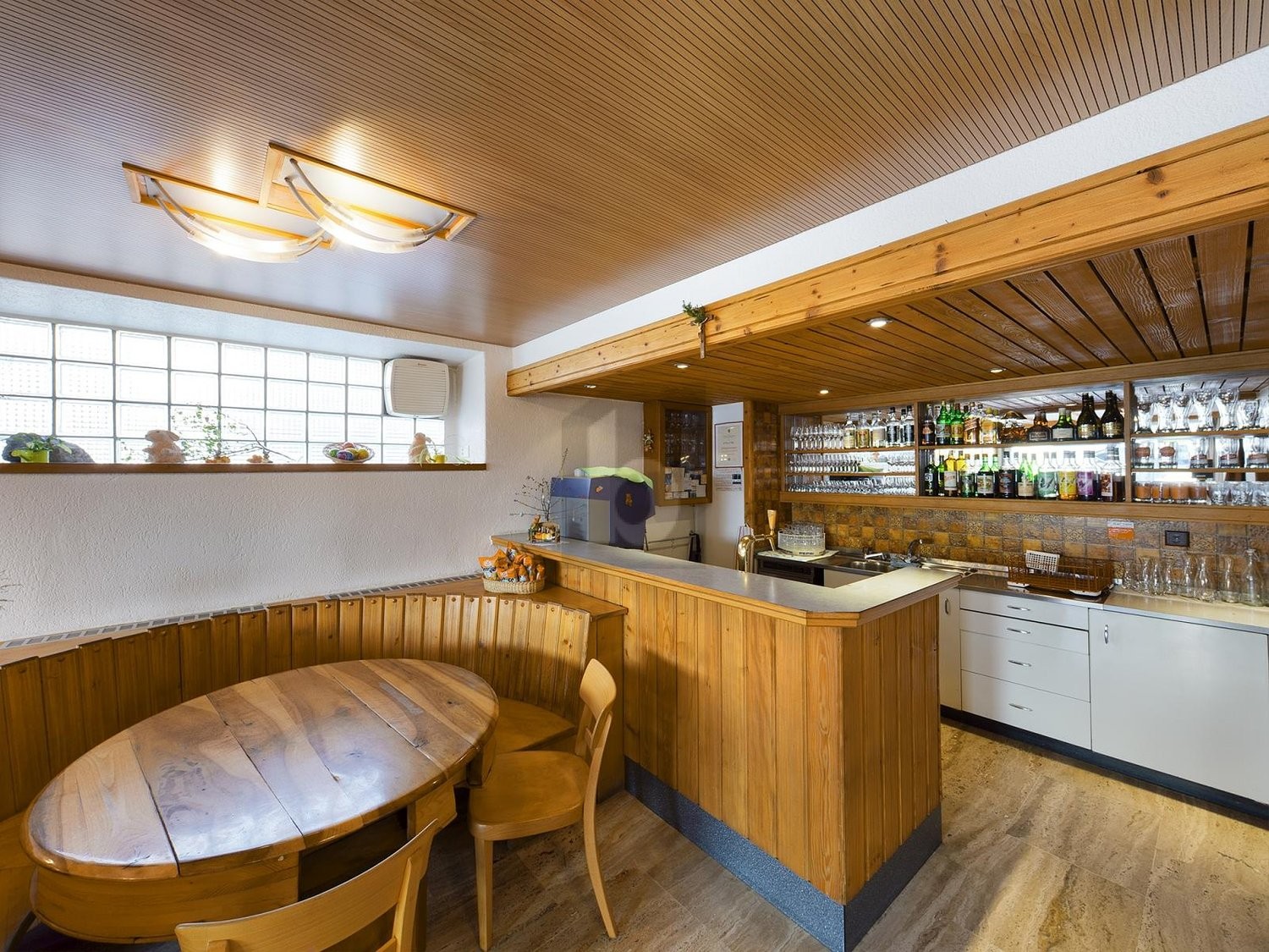 170m² restaurant, photo 1 of 4