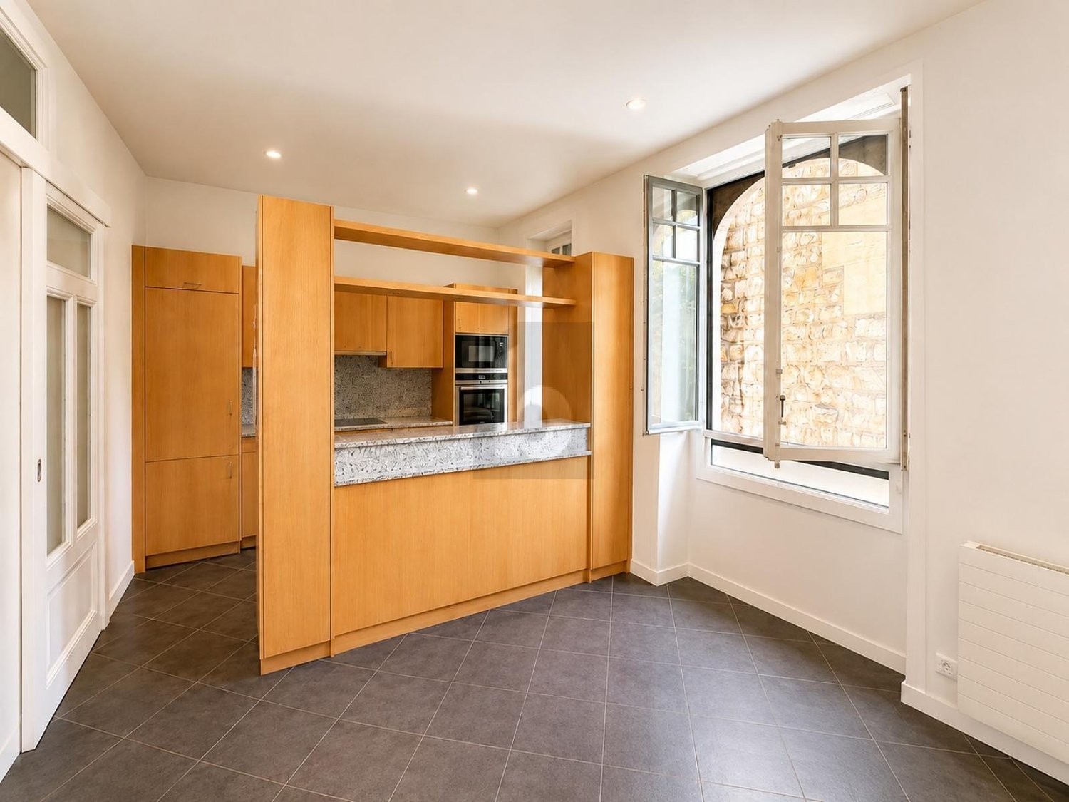 8 rooms apartment, photo 3 of 4