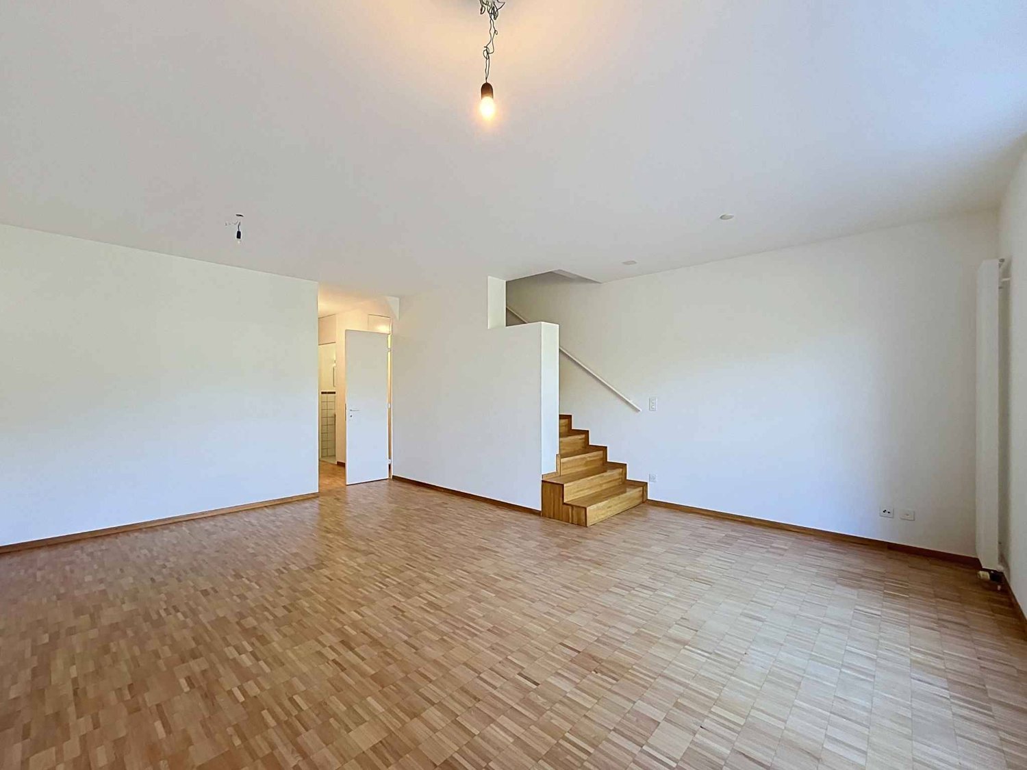 4 rooms apartment, photo 3 of 10
