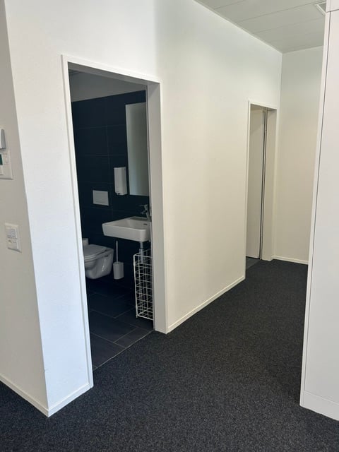 106m² shop, photo 10 of 10