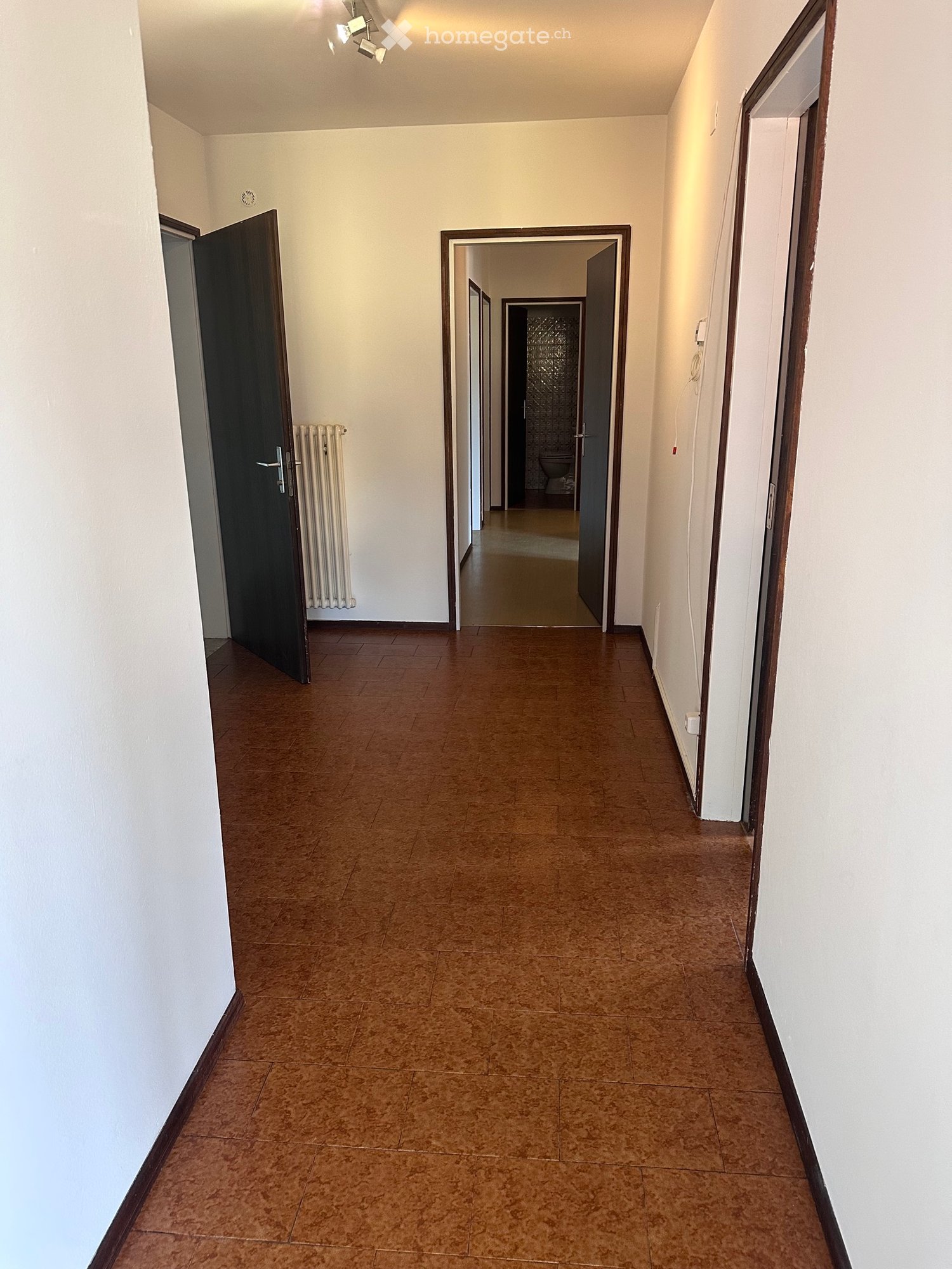 5 rooms apartment