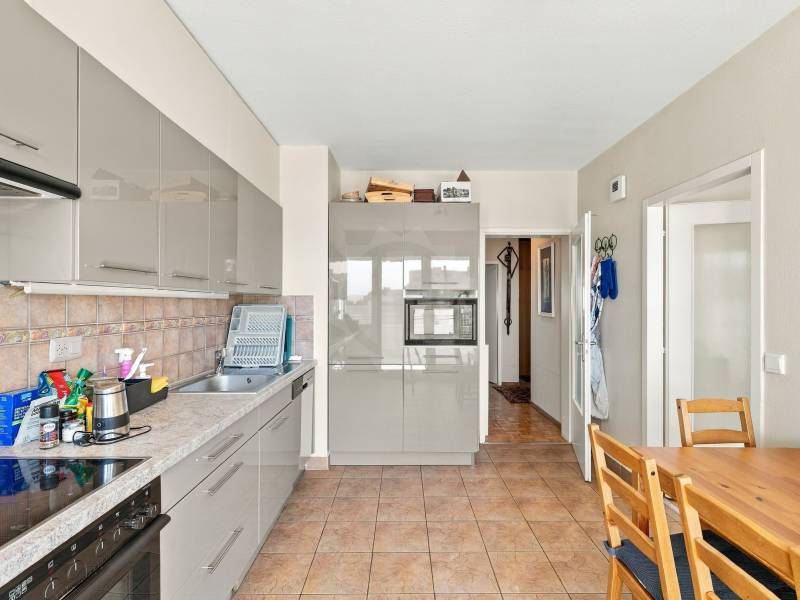 6 rooms apartment