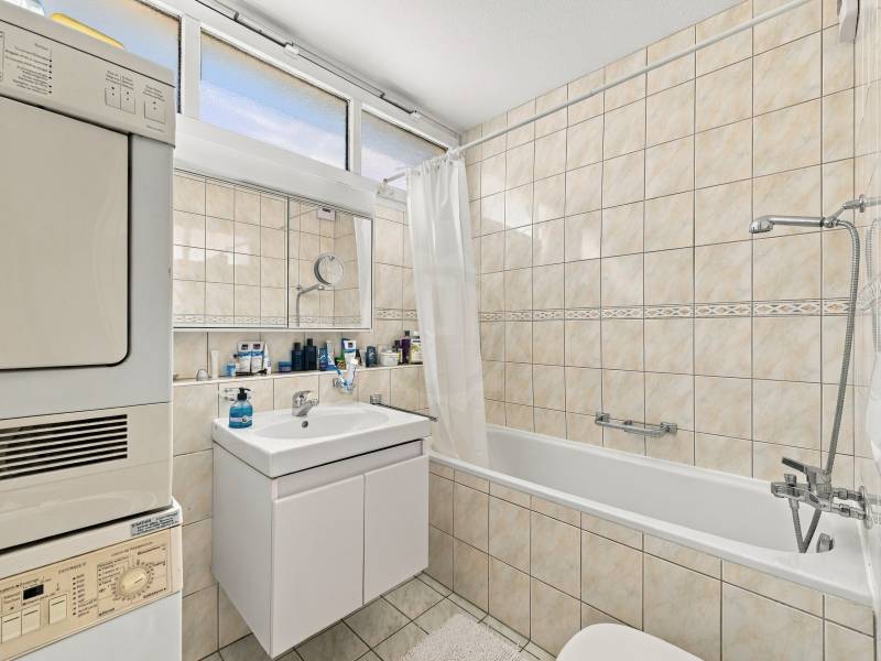 6 rooms apartment