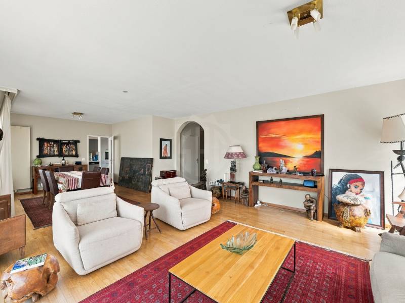 6 rooms apartment