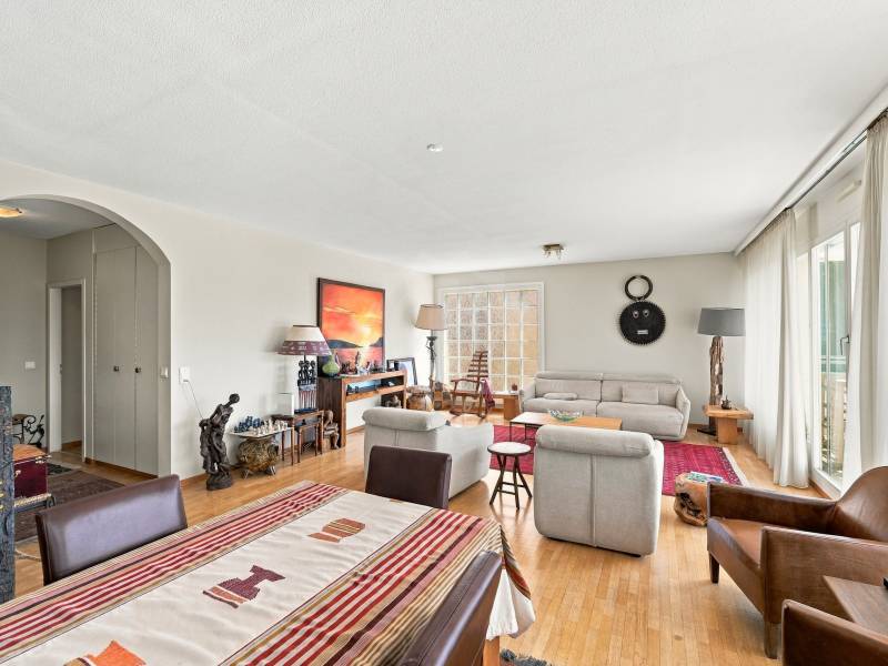 6 rooms apartment