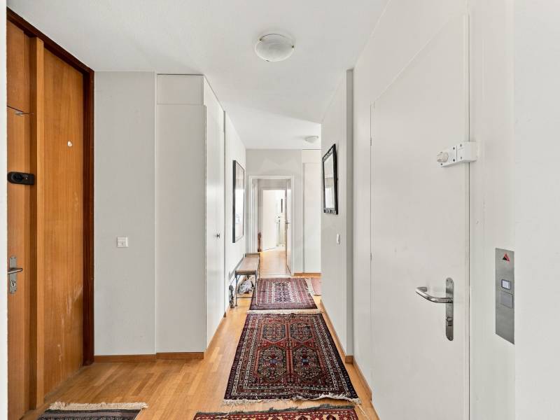 6 rooms apartment