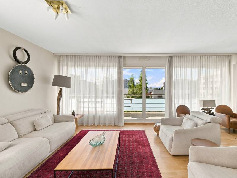 6 rooms apartment