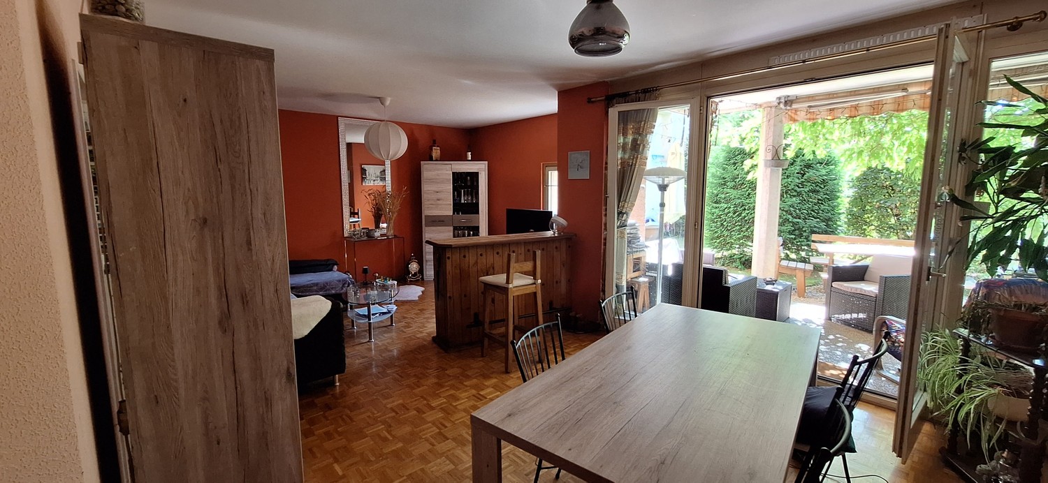 5 rooms apartment