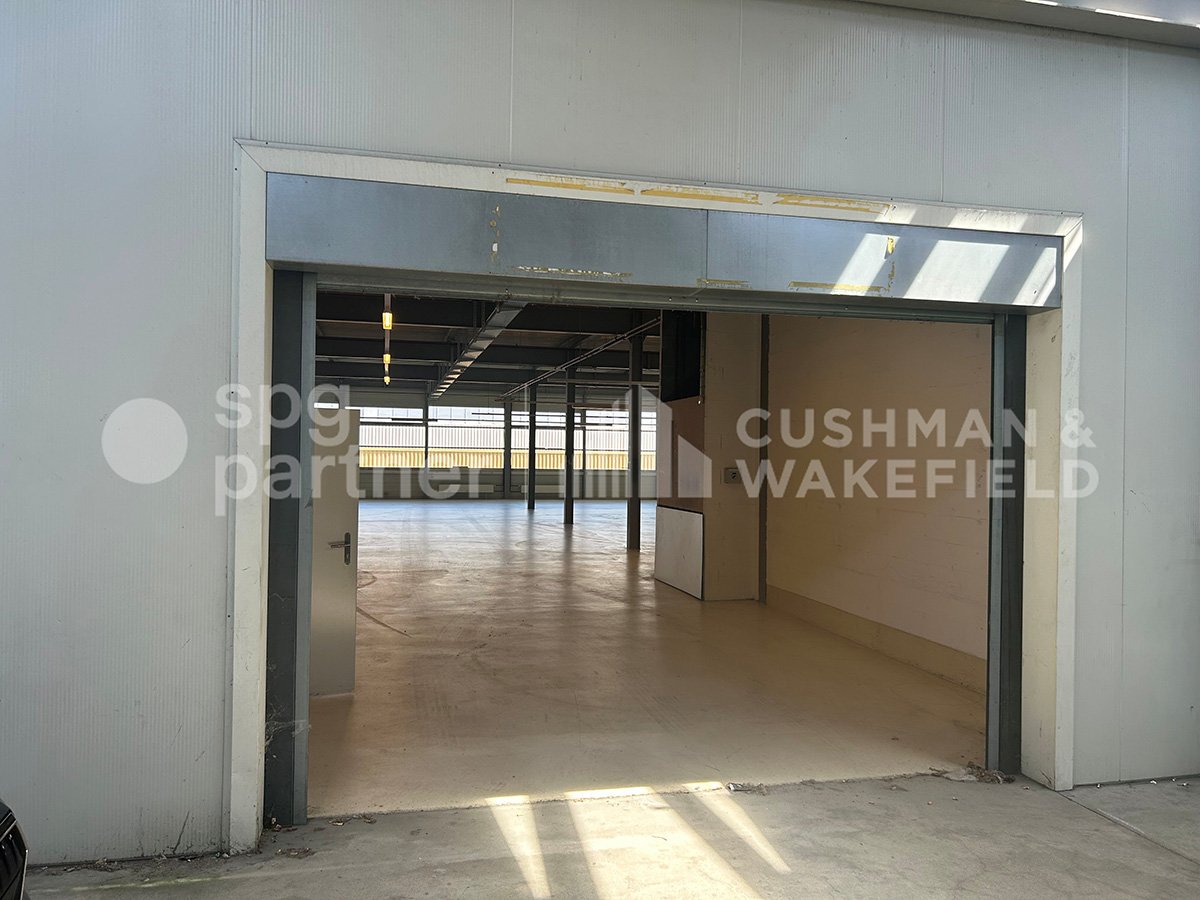 675m² storage room, photo 6 of 6