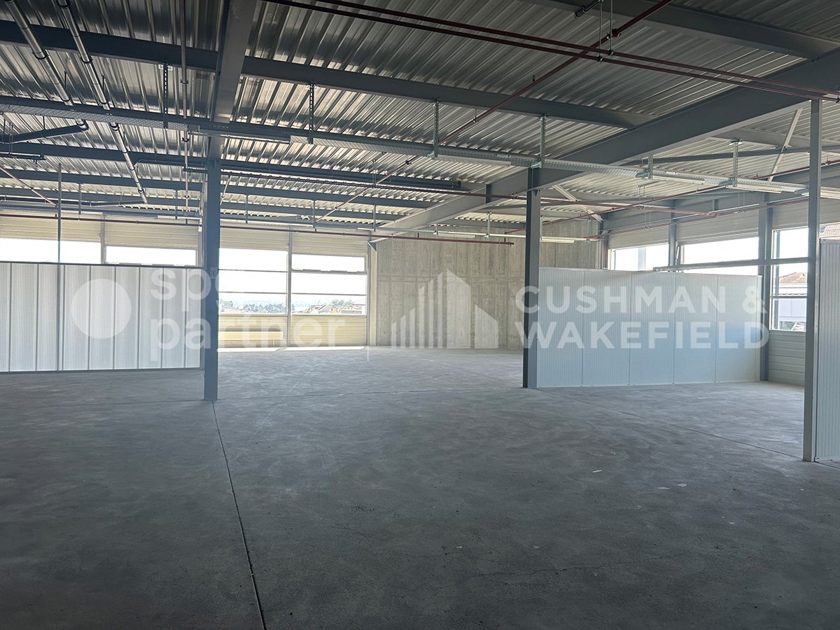 675m² storage room, photo 5 of 6