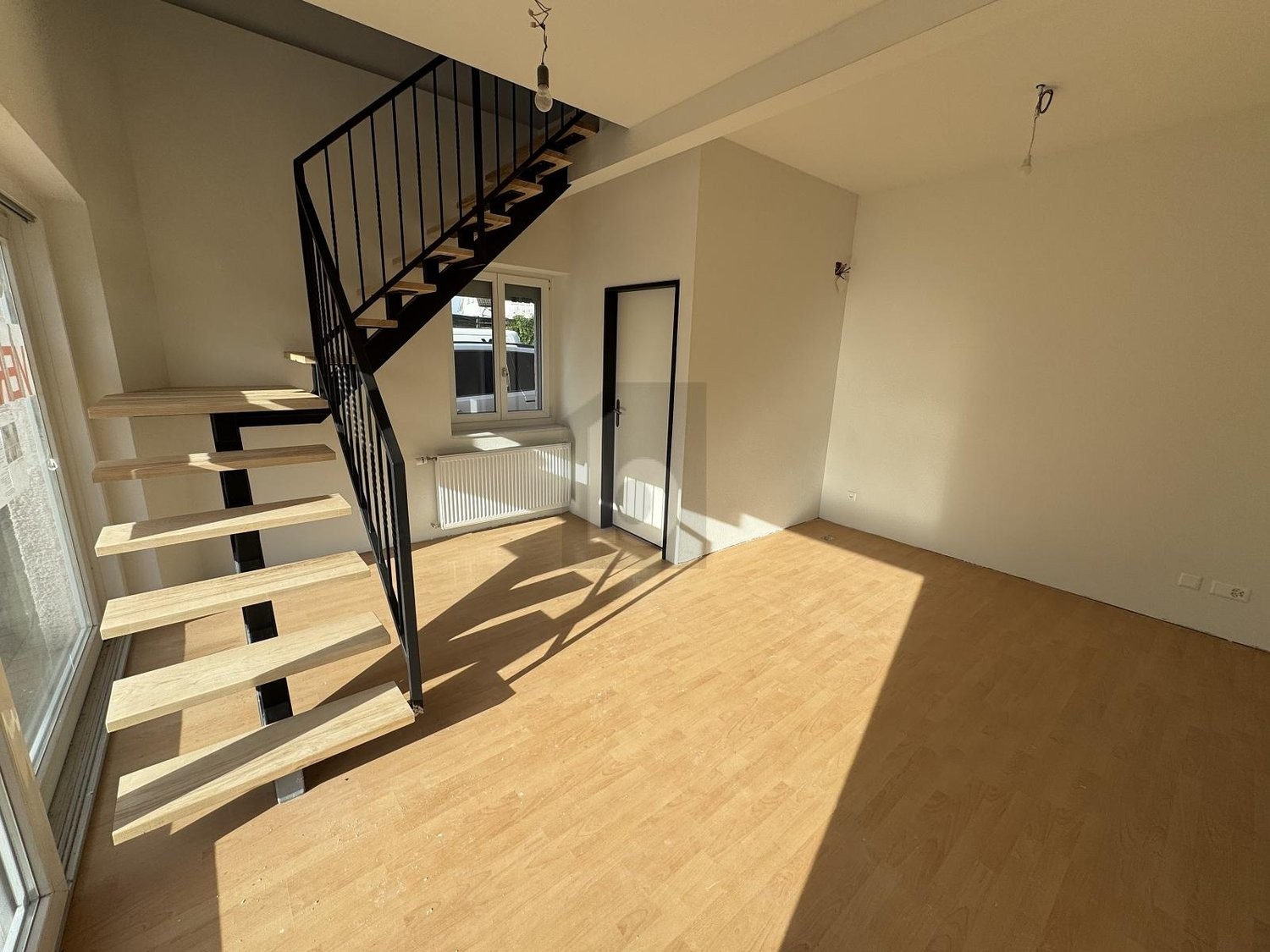 60m² shop