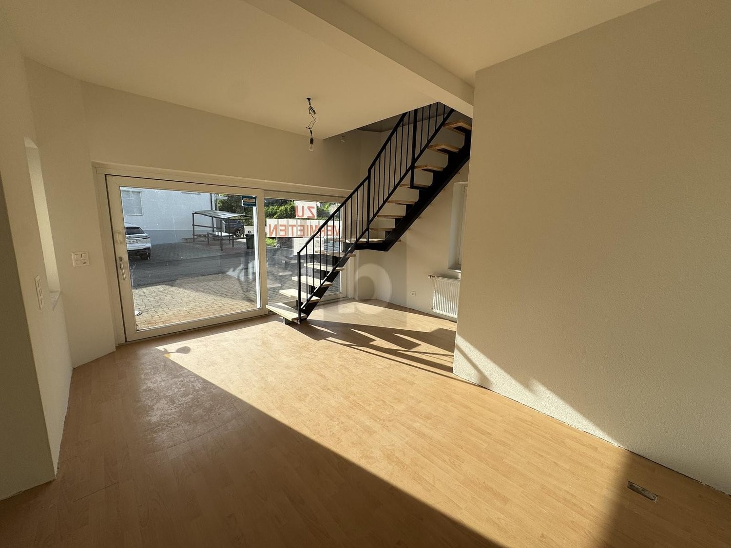 60m² shop