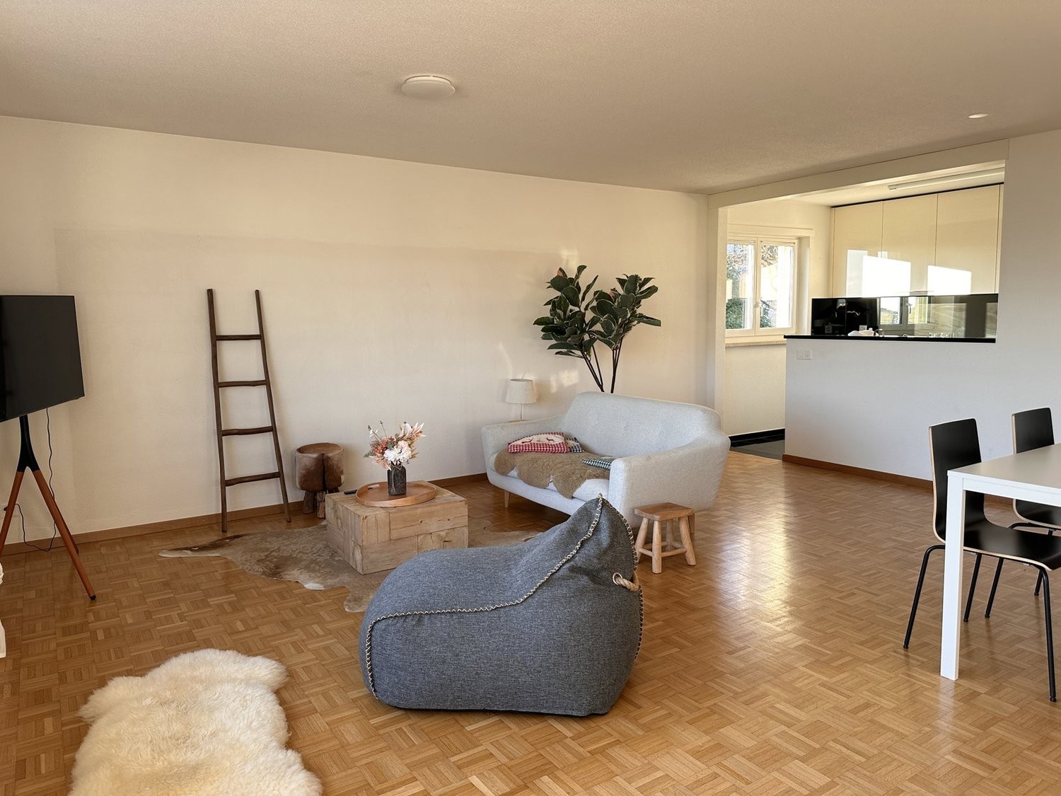 1 room furnished flat, photo 1 of 10
