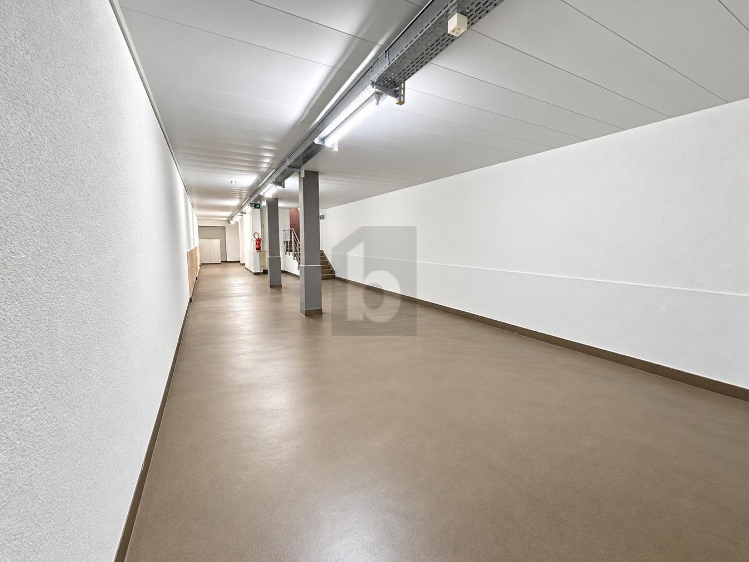 120m² storage room, photo 4 of 4