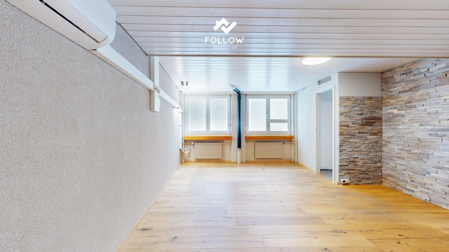 374m² de commerce