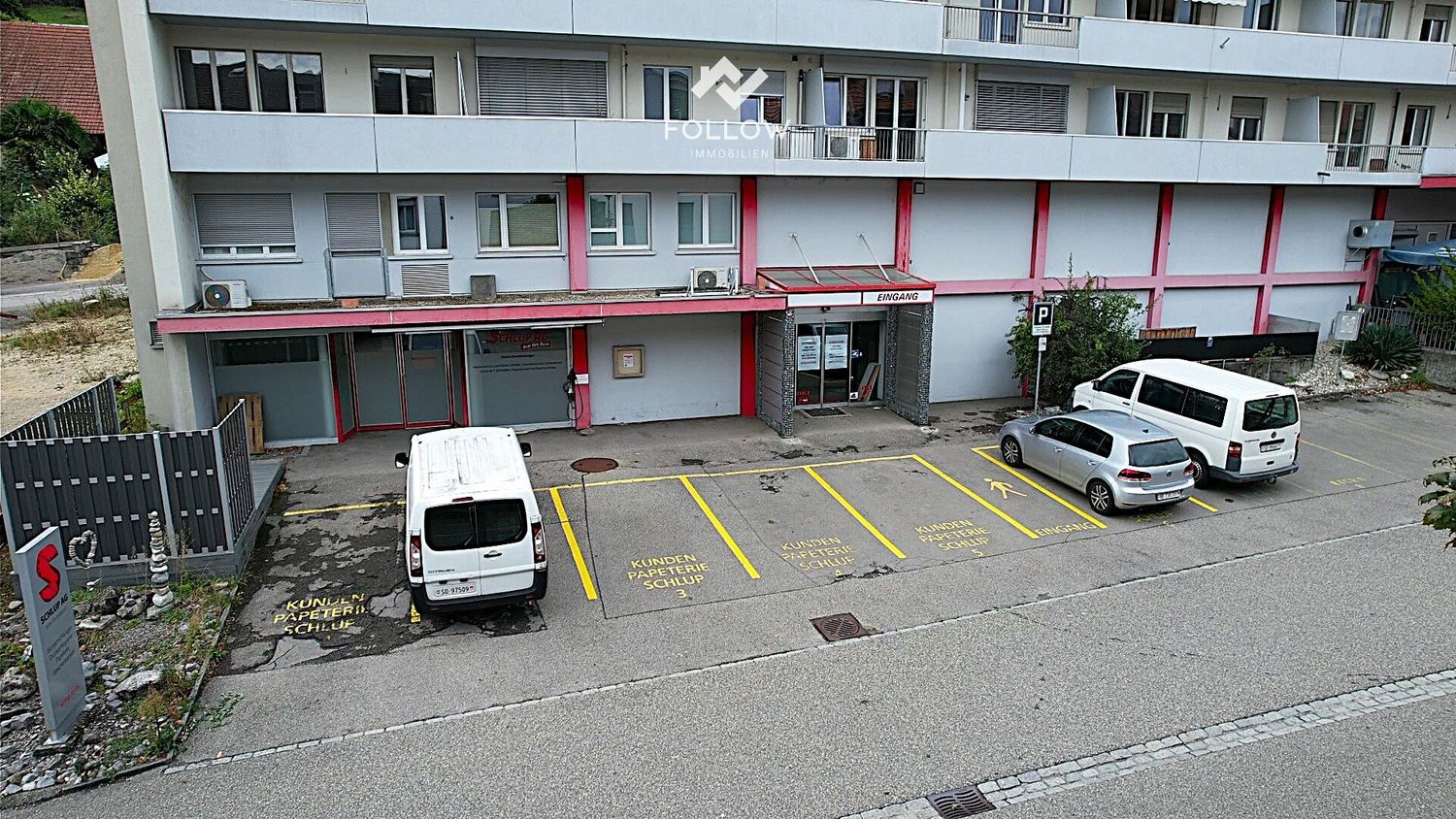 374m² de commerce